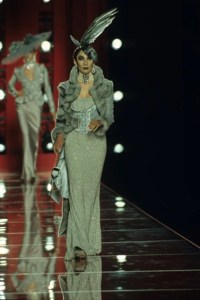 Look 9